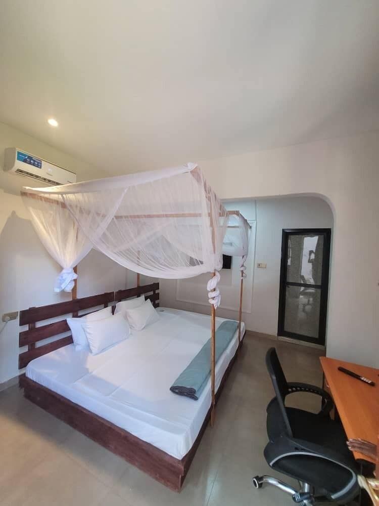 Sand and Sunset Deluxe Twin Room 3