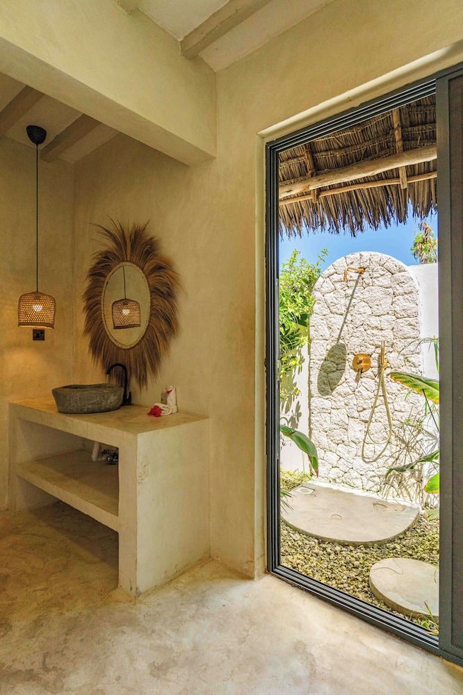 Seconda Stella Boutique Deluxe Bungalow, Pool View 19