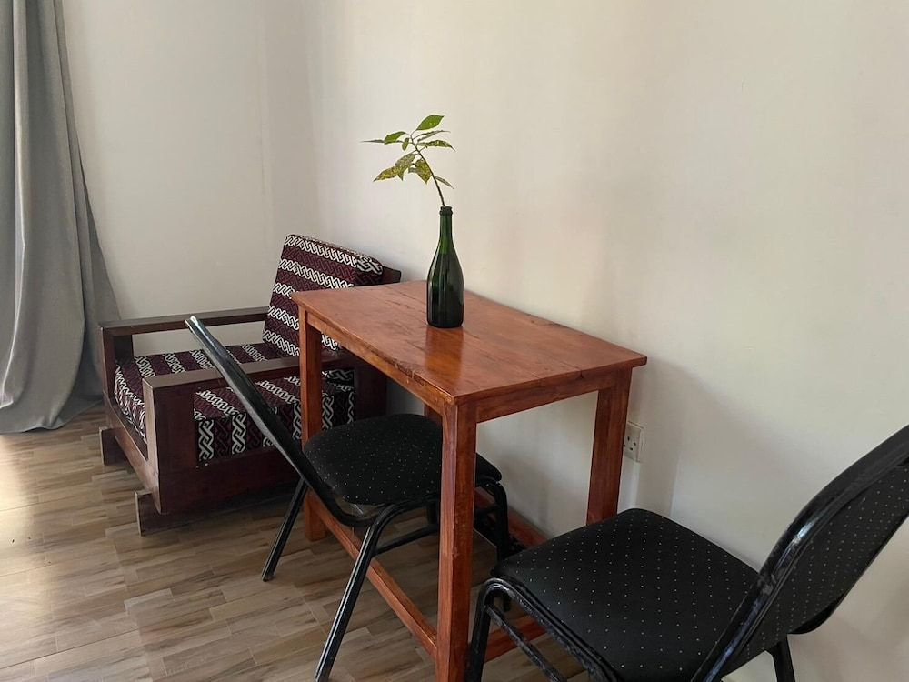 zanzllywood hotel and apartments Basic Double Room 4