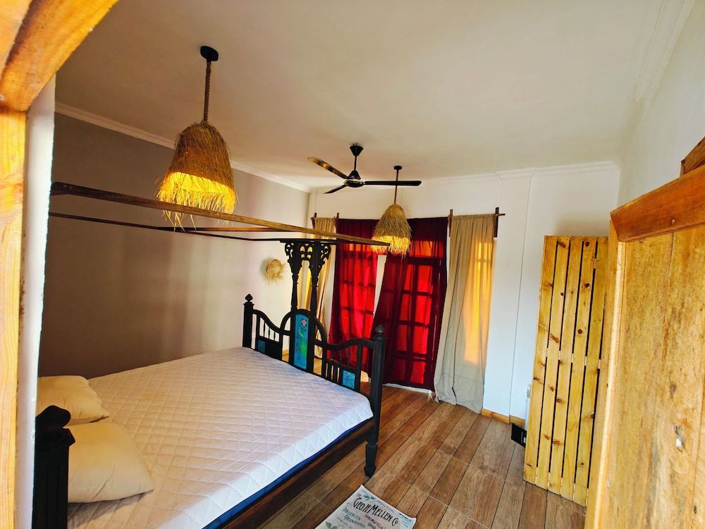 Nungwi Roses Lodge Comfort Double or Twin Room, Balcony, Pool View 2