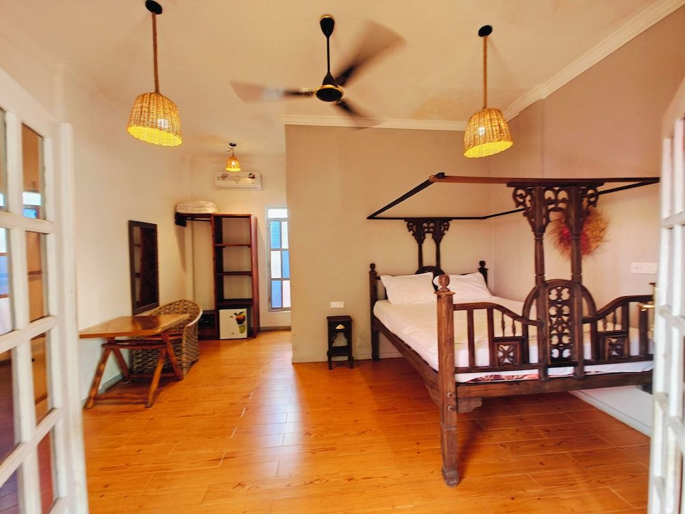 Nungwi Roses Lodge Comfort Double or Twin Room, Balcony, Pool View 9