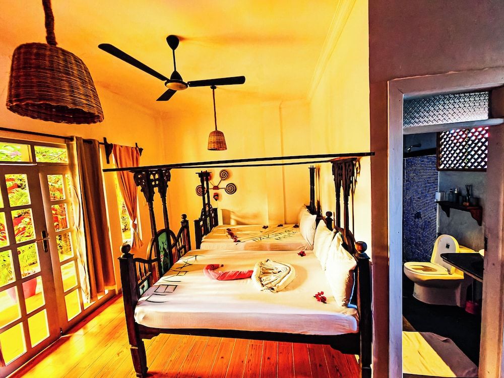 Nungwi Roses Lodge Comfort Double or Twin Room, Balcony, Pool View 5