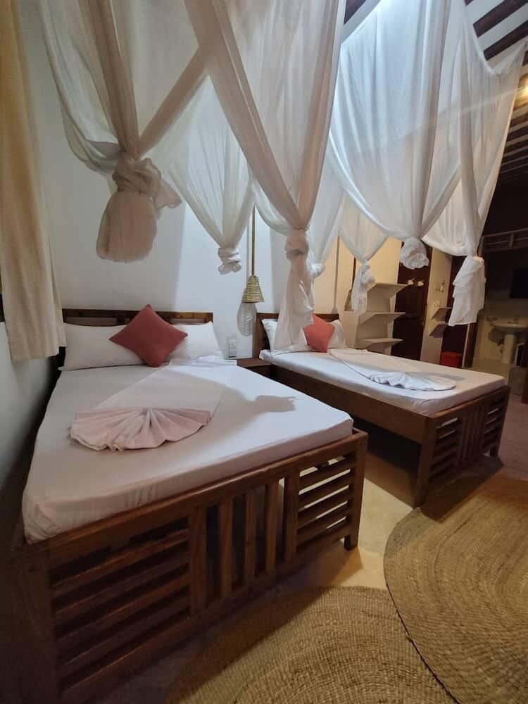 Sand and Sunset JGM Hotel Paje Deluxe Twin Room, Courtyard View 2