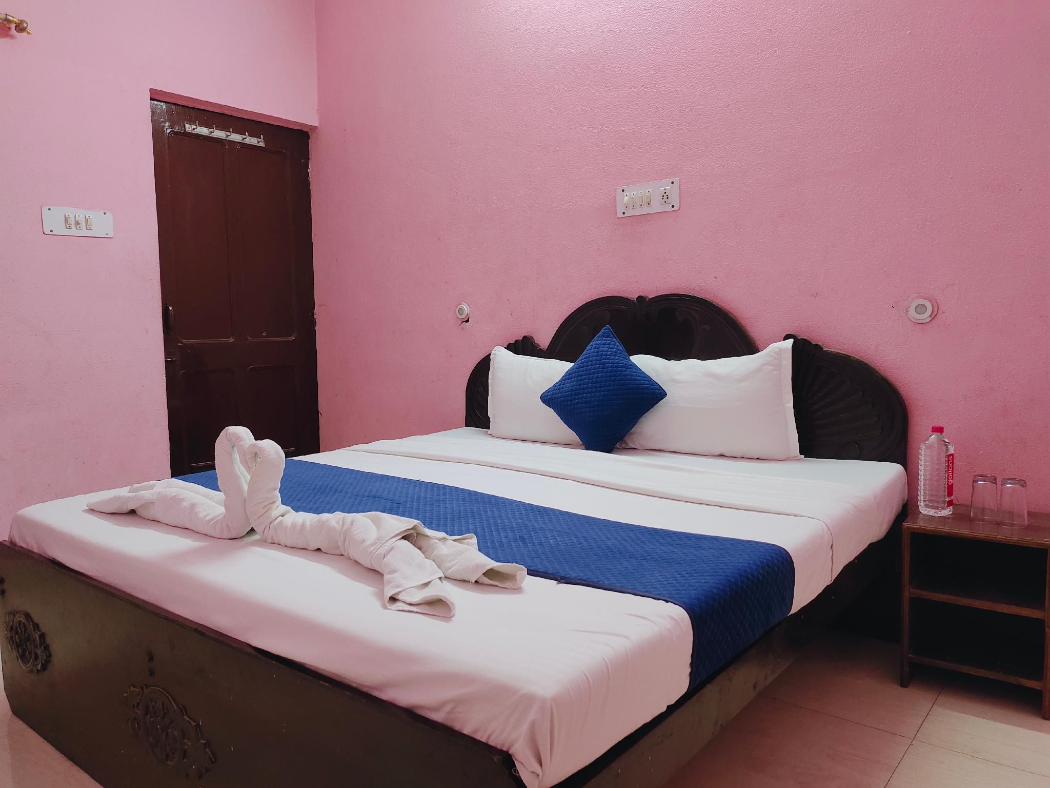 The Maurvi Inn Standard Double Room 2