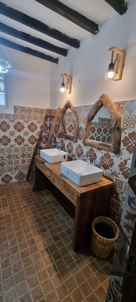Salama & Mbuyuni Bungalows Superior Quadruple Room 16