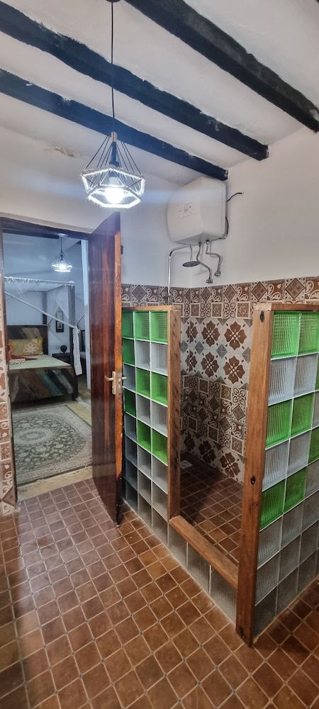 Salama & Mbuyuni Bungalows Superior Quadruple Room 17