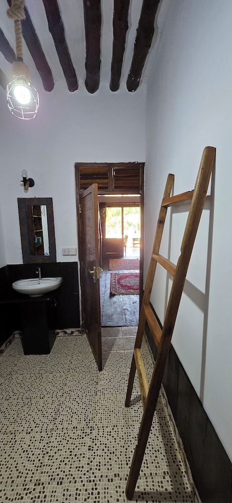 Salama & Mbuyuni Bungalows Traditional Villa, Multiple Beds, Pool View 20