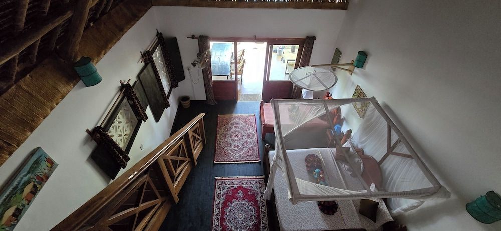 Salama & Mbuyuni Bungalows Traditional Villa, Multiple Beds, Pool View 6