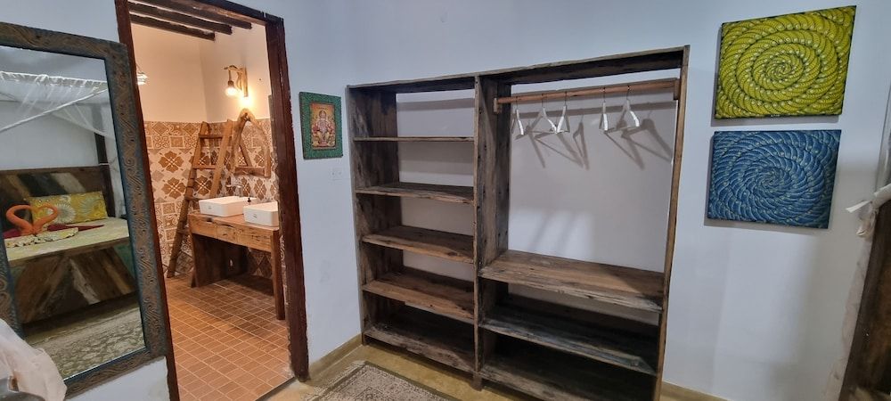 Salama & Mbuyuni Bungalows Superior Quadruple Room 9