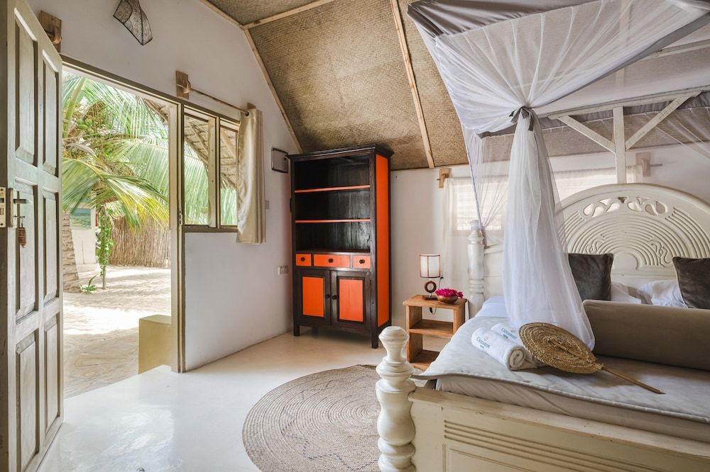 CInnamon Hotel Deluxe Bungalow 9