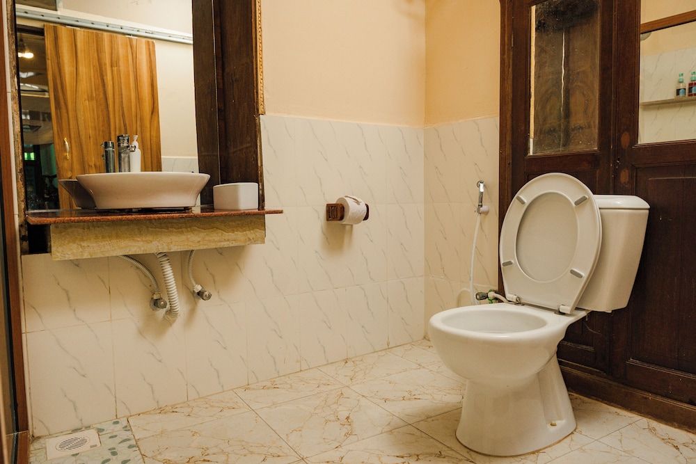 Emerald Palm Boutique Hotel Deluxe Triple Room 7