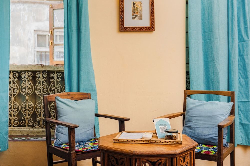 Emerald Palm Boutique Hotel Deluxe Triple Room 6