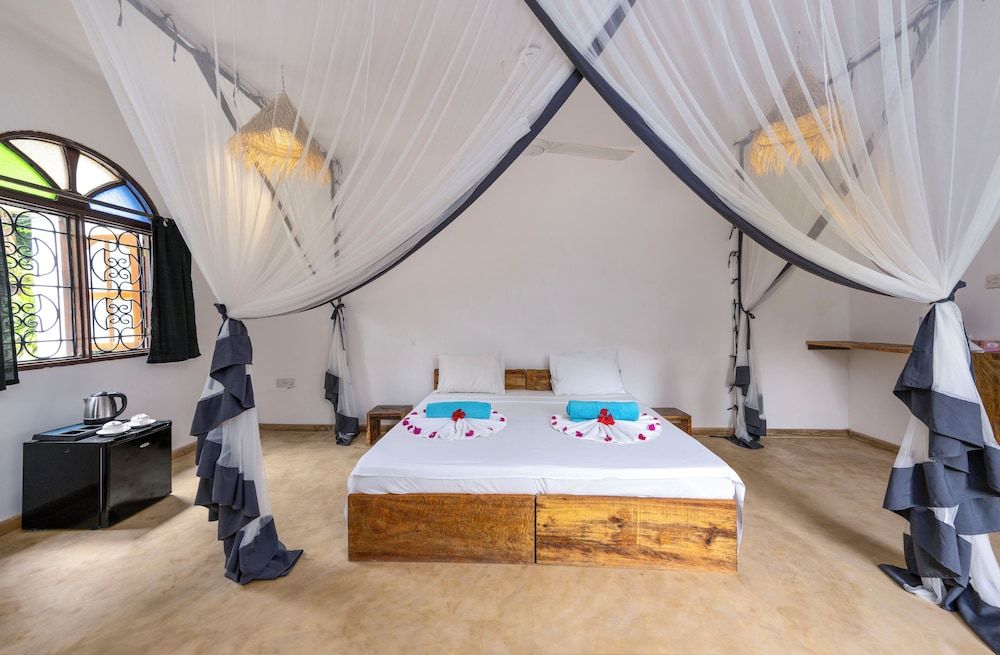 Elite Triple Room, 1 Bedroom, Non Smoking, Pool View (Villa with Pool)