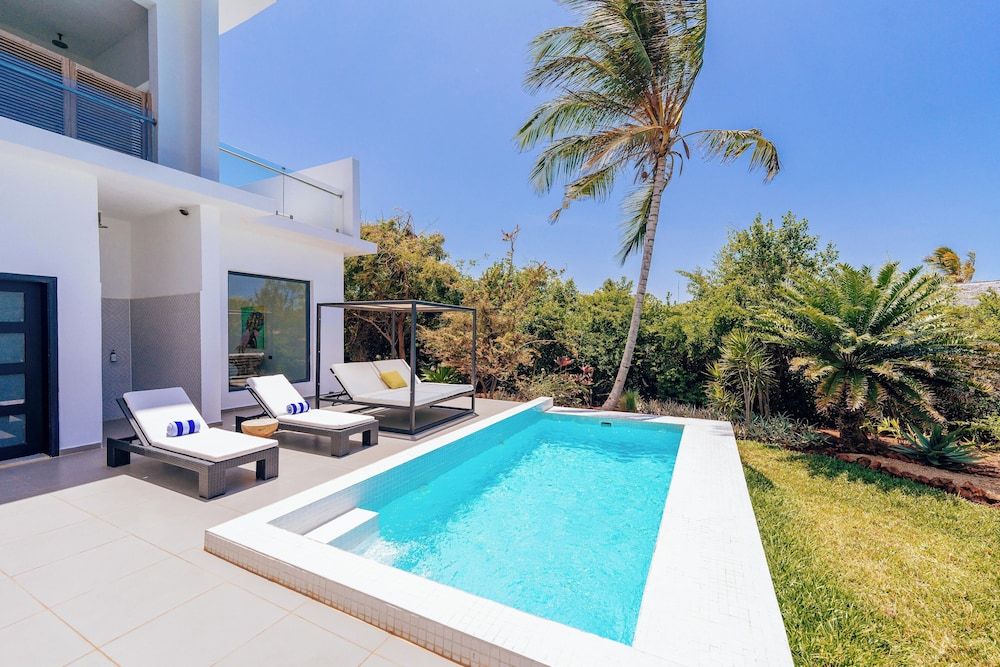 SafiraBlu Luxury Resort & Villas Secluded Canopy 24