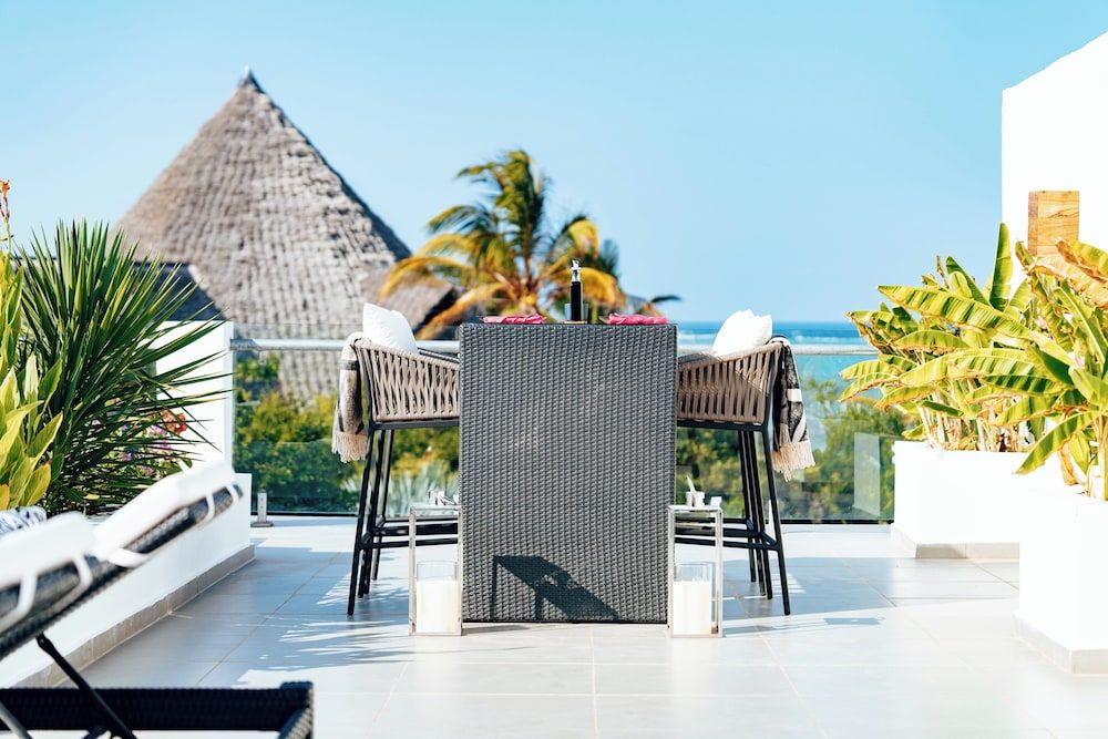 SafiraBlu Luxury Resort & Villas Secluded Canopy 11