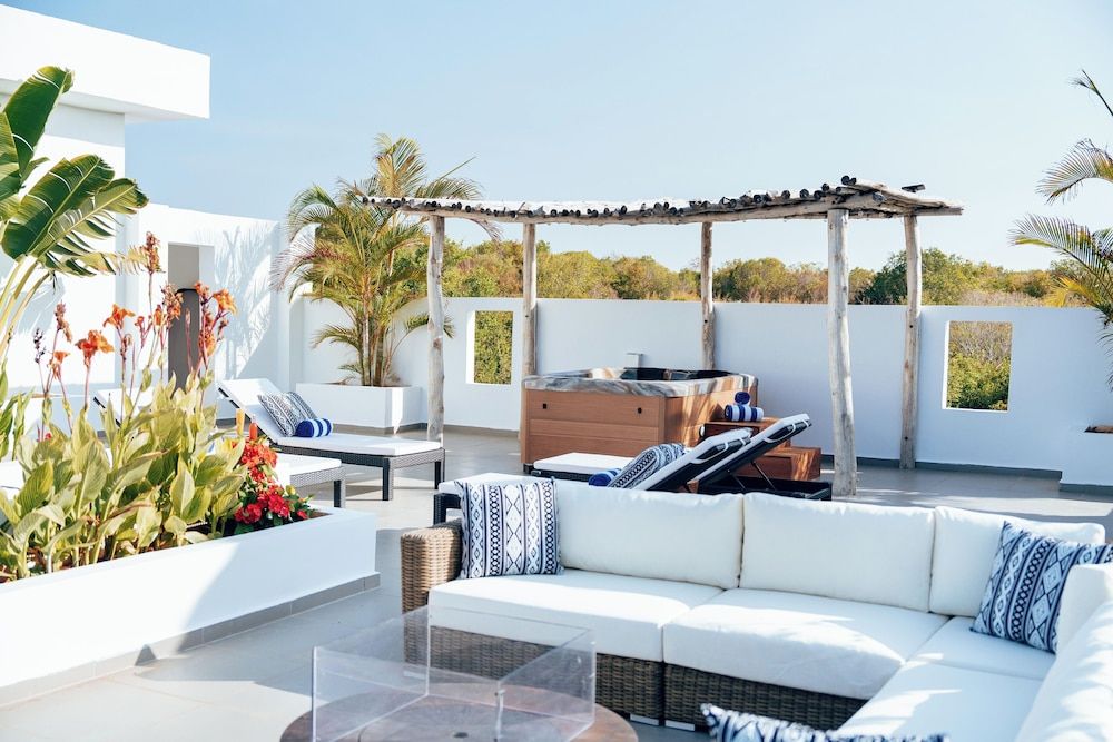 SafiraBlu Luxury Resort & Villas Secluded Canopy 13