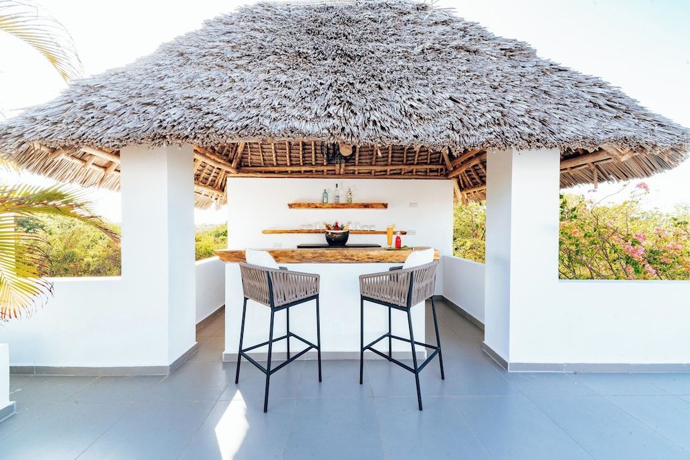 SafiraBlu Luxury Resort & Villas Secluded Canopy 8