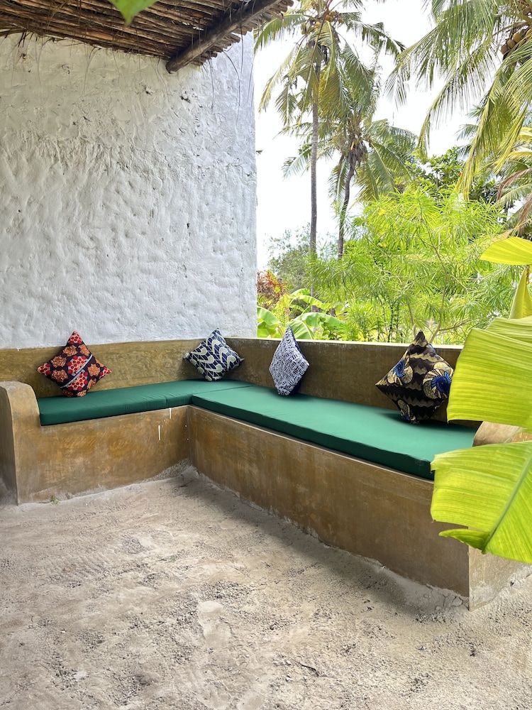 Karanga Bungalows Family Bungalow 6