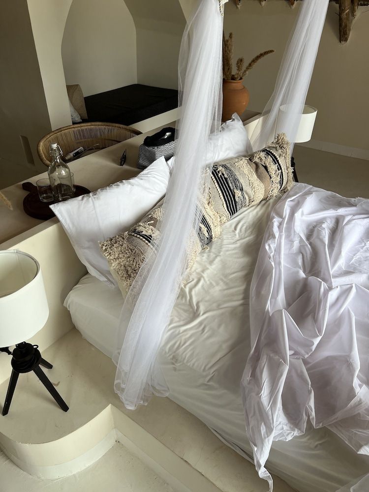Luxury Queen Suite