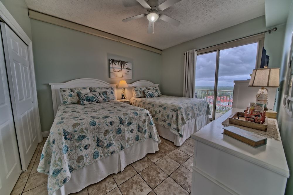 Condo, 2 Bedrooms