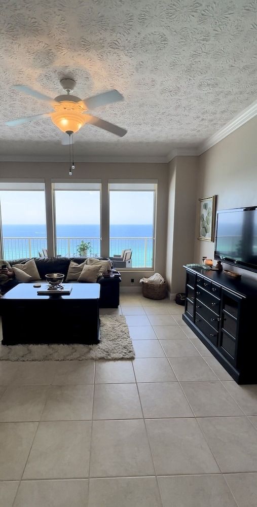 Condo, 2 Bedrooms