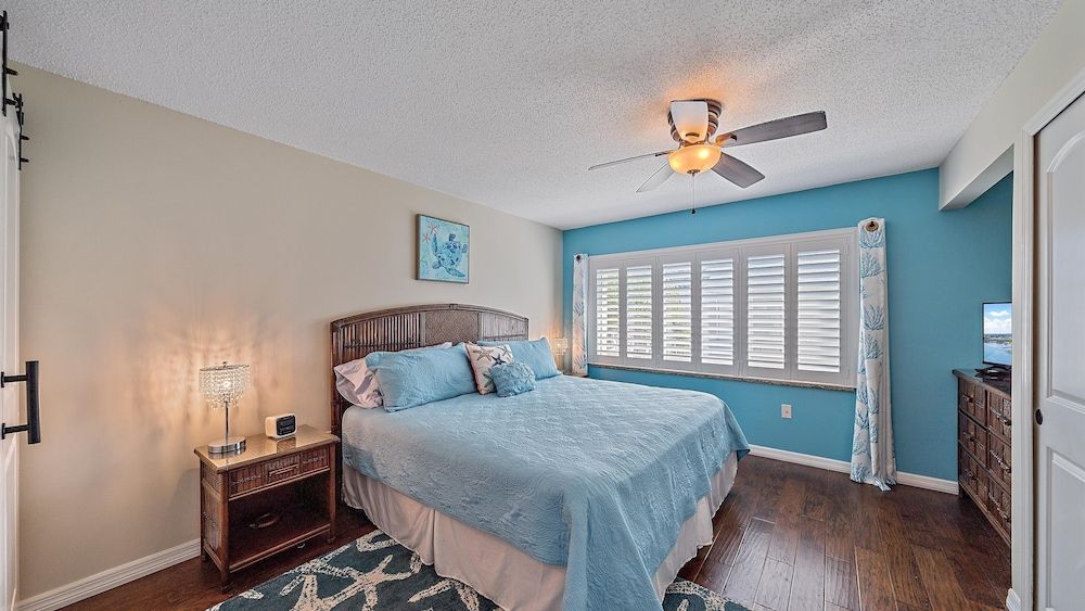 Condo, 2 Bedrooms