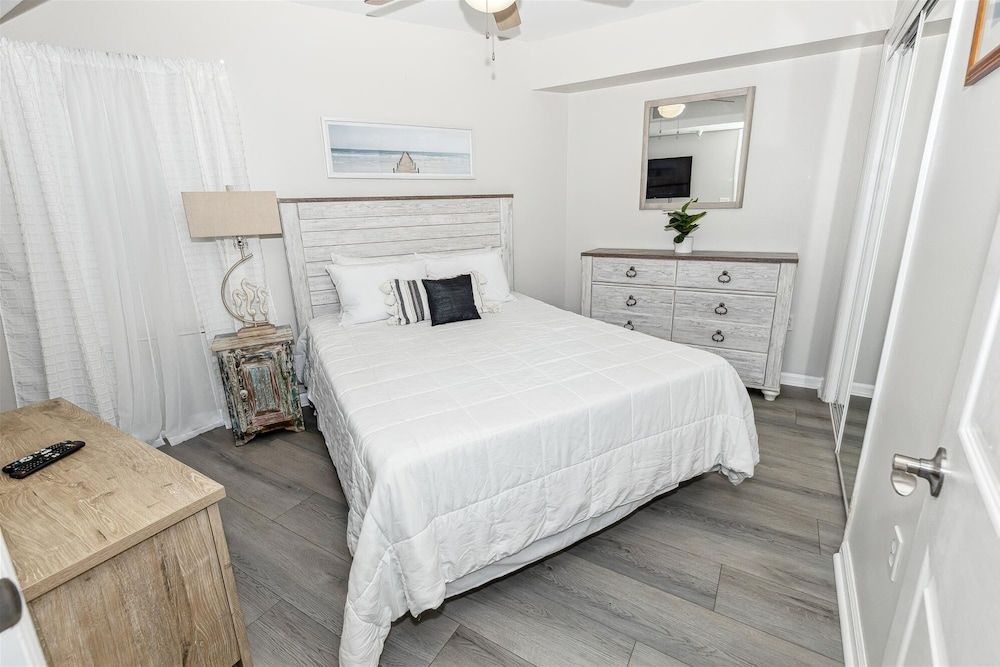 Condo, 2 Bedrooms
