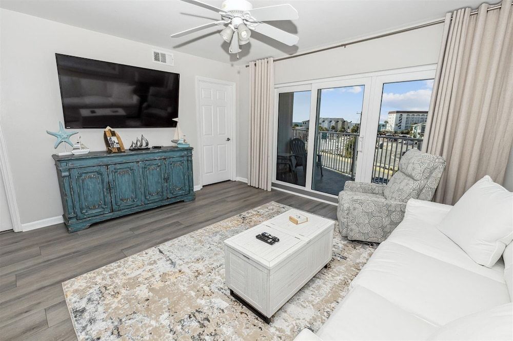 Condo, 2 Bedrooms