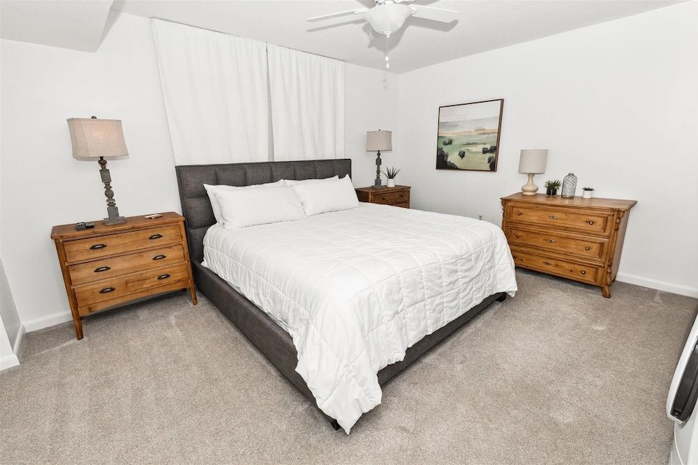 Condo, 2 Bedrooms