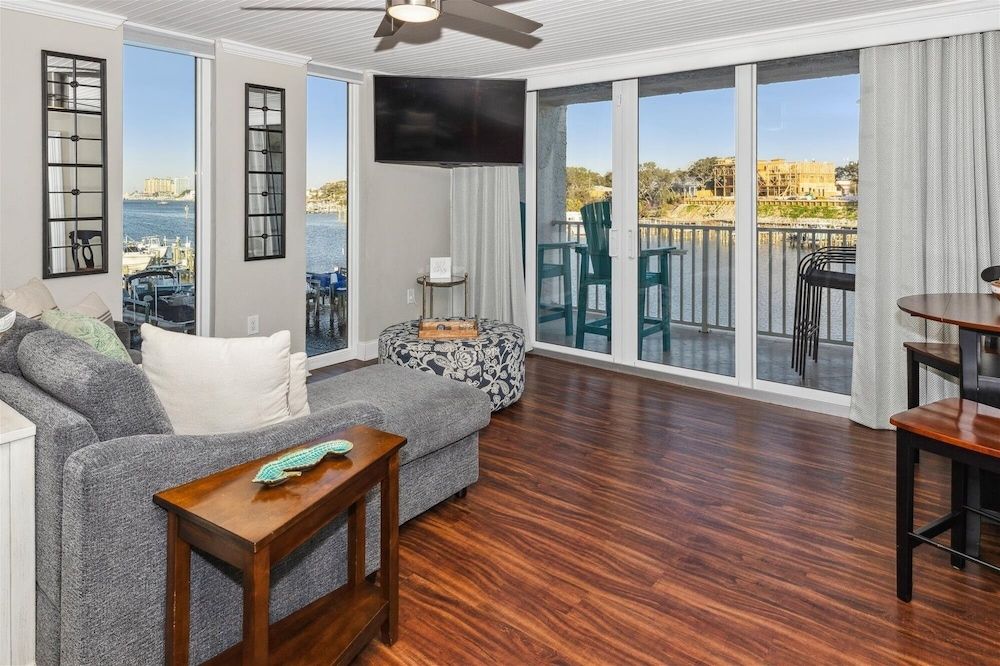 Condo, 2 Bedrooms