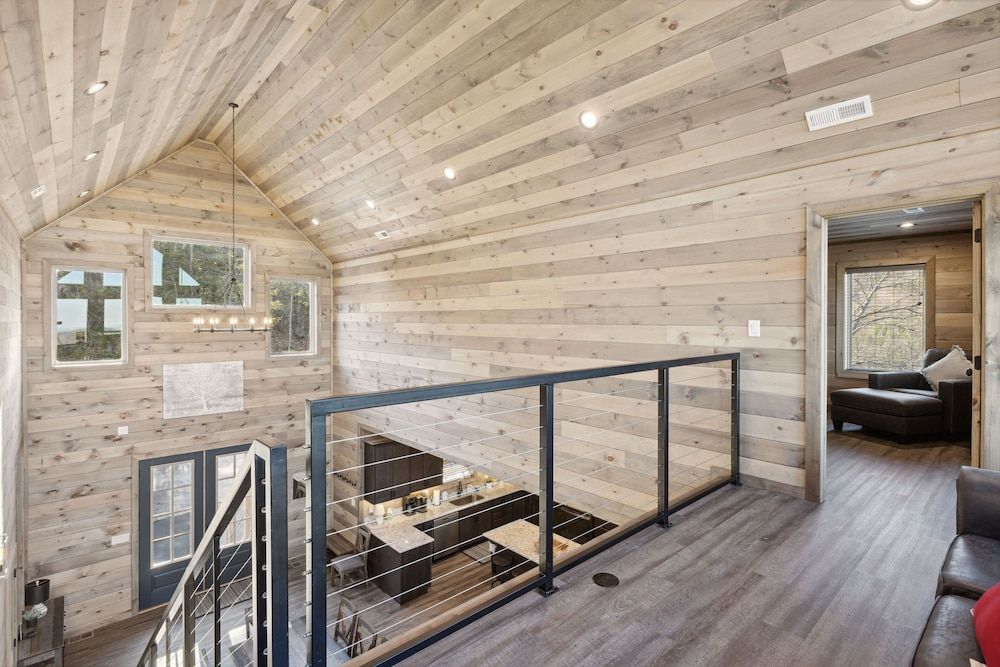 Treehouse Lodge 5 Bedroom Cabin by RedAwning Cabin, 5 Bedrooms 42