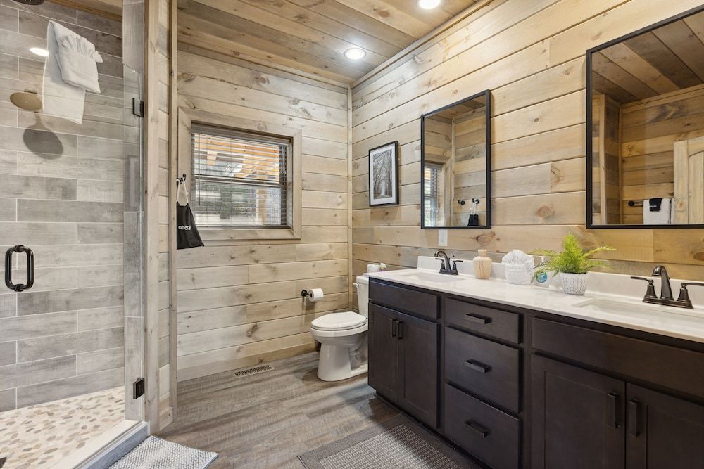 Treehouse Lodge 5 Bedroom Cabin by RedAwning Cabin, 5 Bedrooms 21