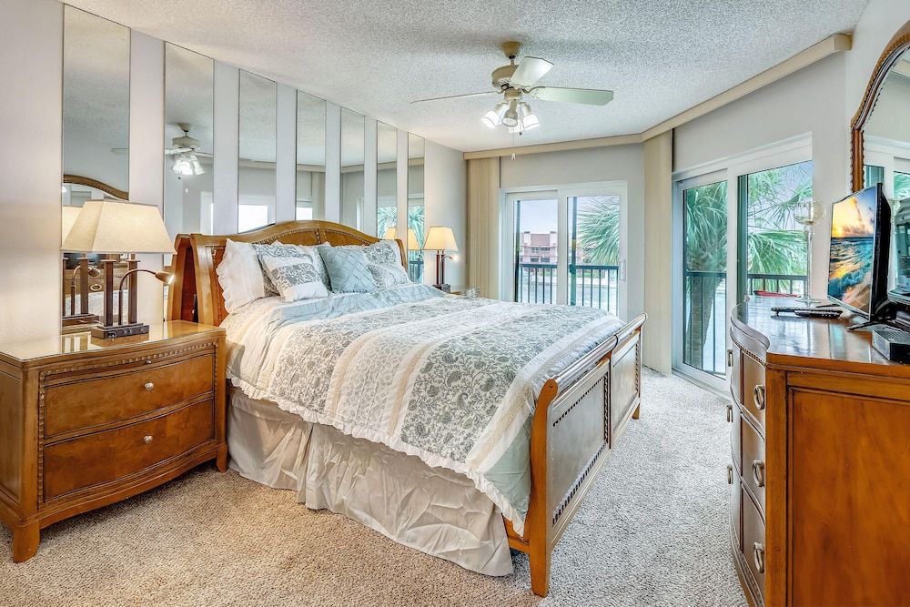 Condo, 1 King Bed (Land's End 3-305 Bay Front - Premier)