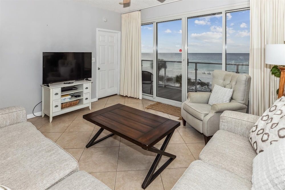 Condo, 2 Bedrooms