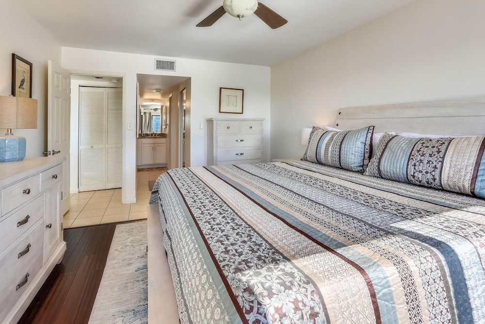 Condo, Multiple Beds (Land's End 5-302 Gulf-Bay Front - Pre)