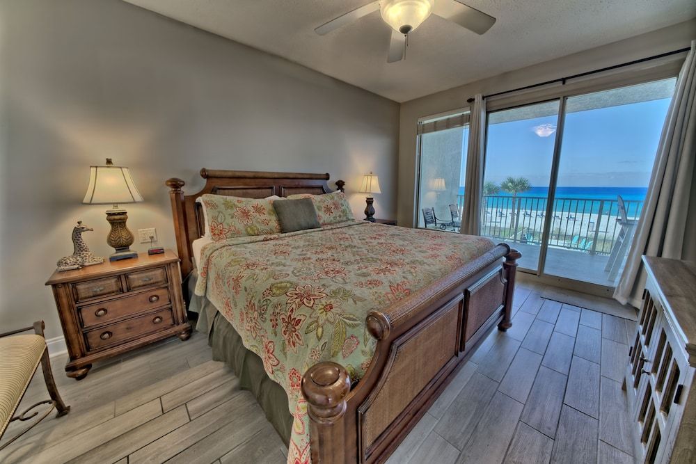 Condo, 3 Bedrooms