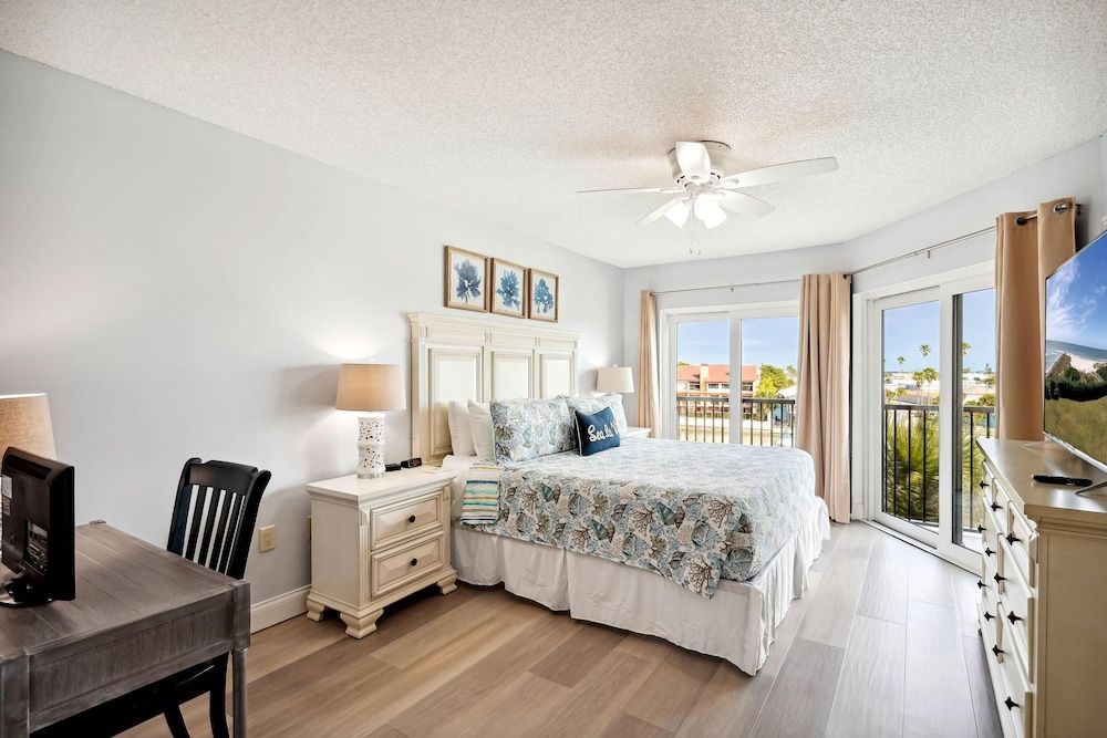 Condo, Multiple Beds (Land's End 3-405 Bay Front - Premier)