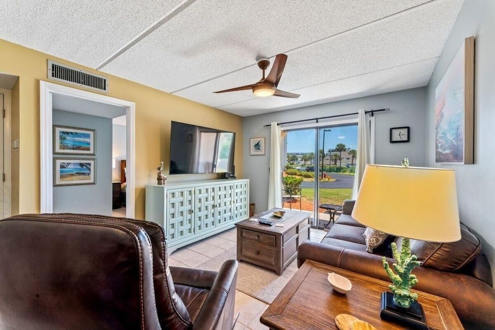 Condo, 2 Bedrooms