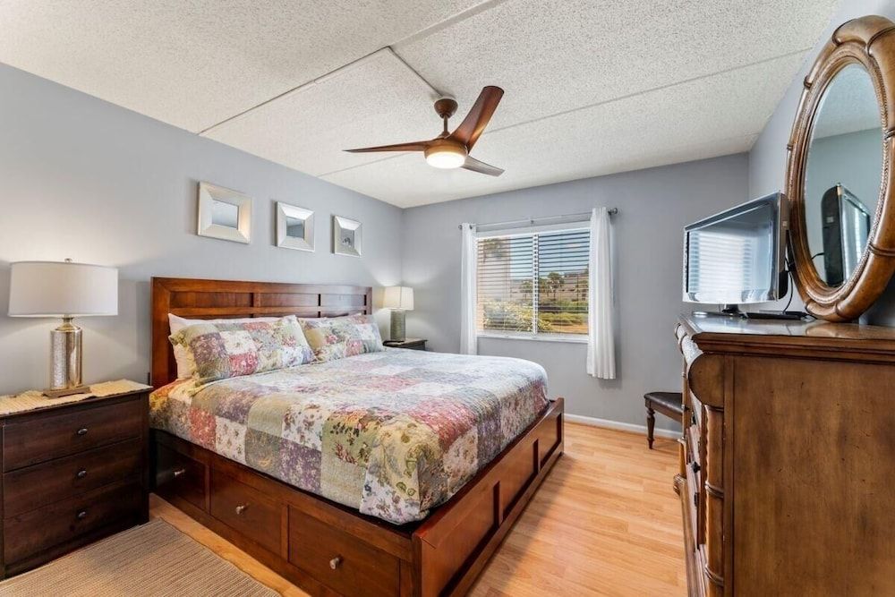Condo, 2 Bedrooms