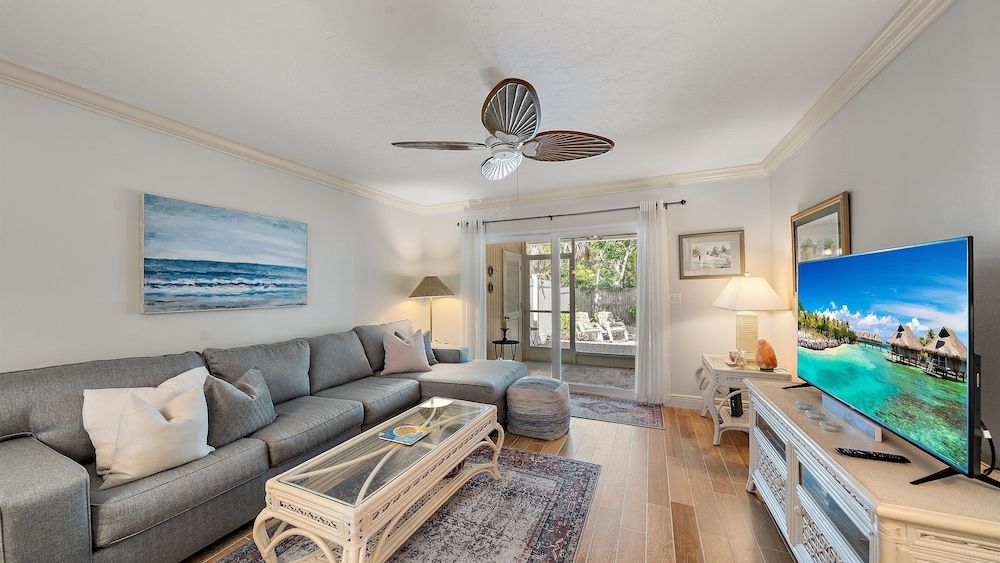 Condo, 2 Bedrooms