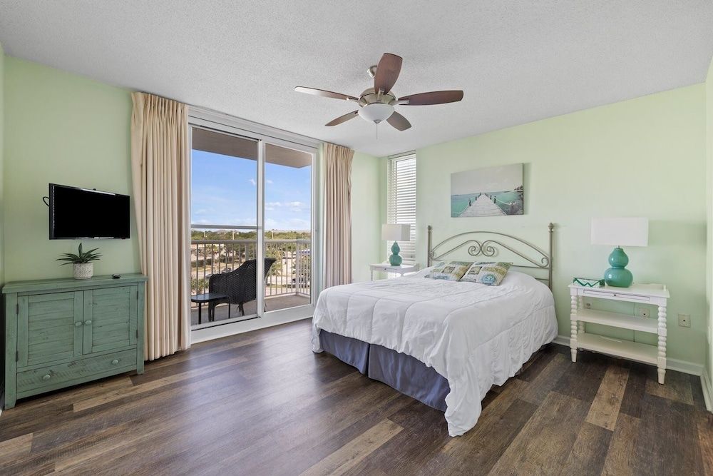 Condo, 3 Bedrooms