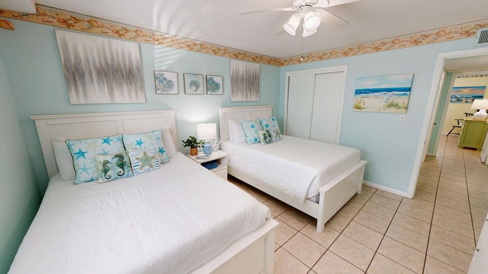 Condo, 2 Bedrooms