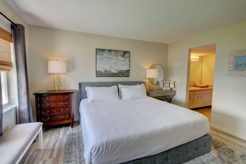 Condo, 2 Bedrooms