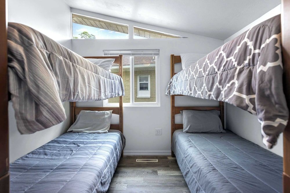 House, Multiple Beds, Kitchen (Sunset at Washburn)