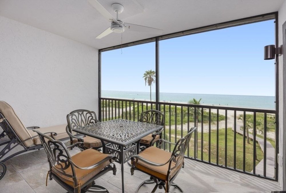 Condo, 2 Bedrooms