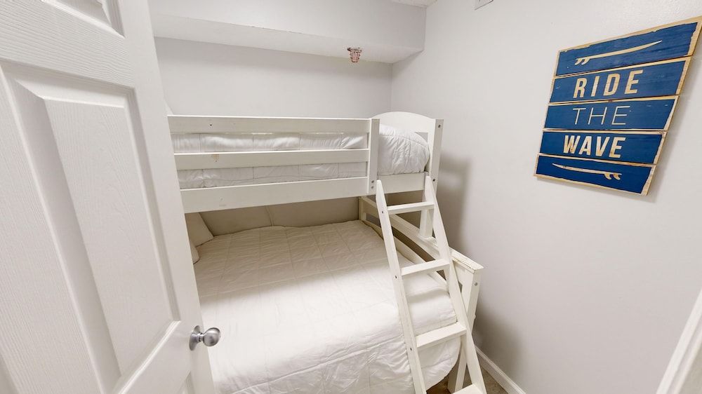 Condo, 3 Bedrooms