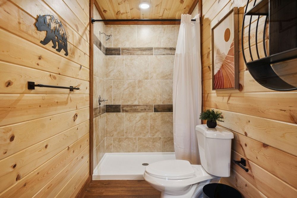 Smoky Mountain Splash 6 Bedroom Cabin by RedAwning Cabin, 6 Bedrooms 36