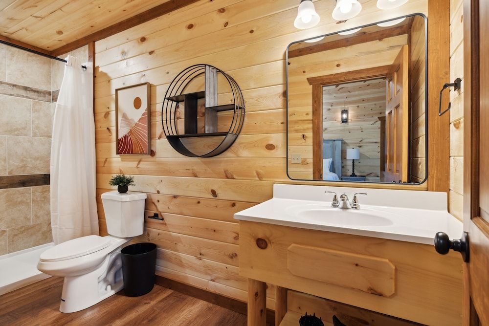 Smoky Mountain Splash 6 Bedroom Cabin by RedAwning Cabin, 6 Bedrooms 35