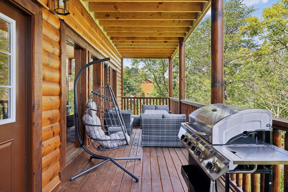 Smoky Mountain Splash 6 Bedroom Cabin by RedAwning Cabin, 6 Bedrooms 64