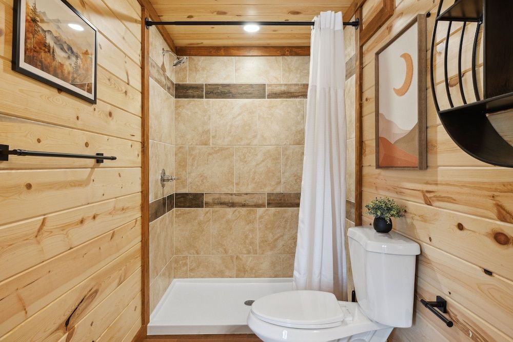 Smoky Mountain Splash 6 Bedroom Cabin by RedAwning Cabin, 6 Bedrooms 27